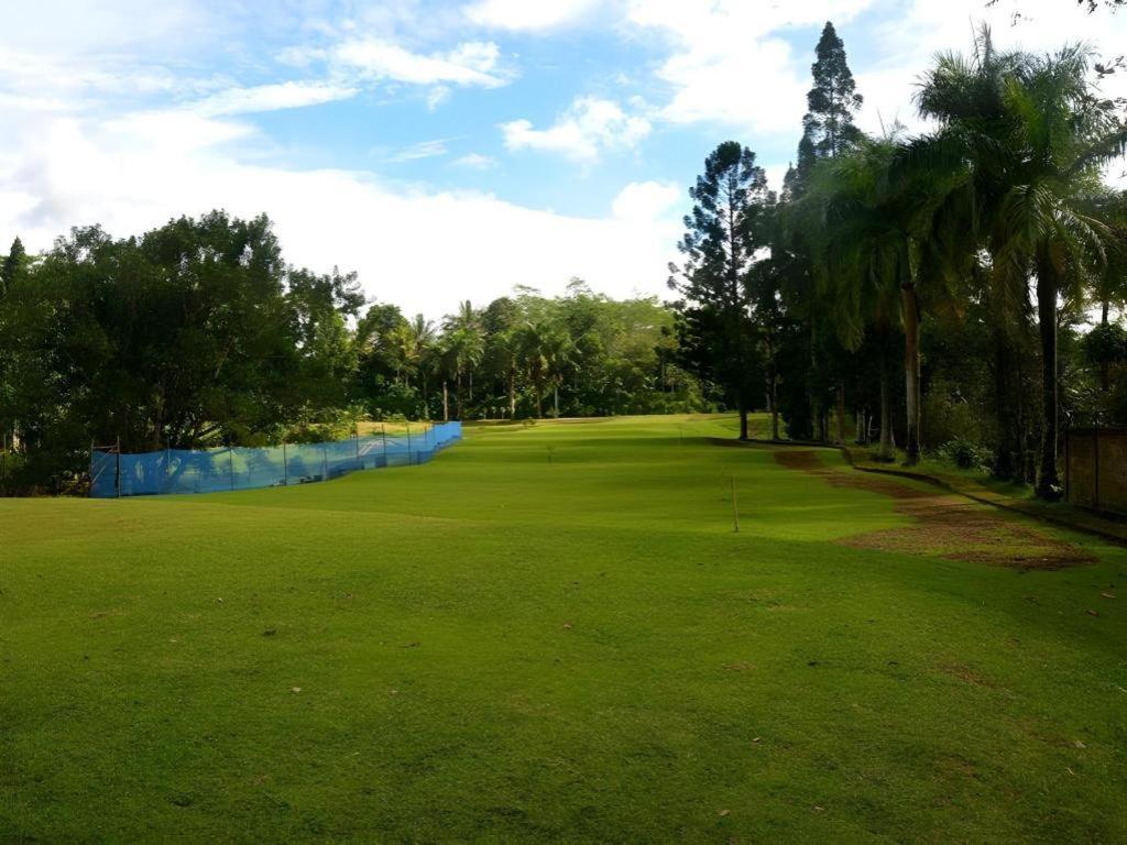 Augusta Sukabumi Hotel Buitenkant foto